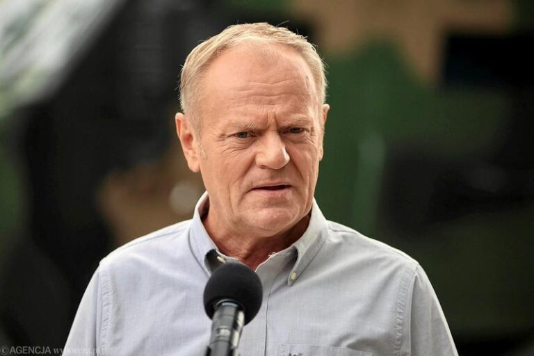 Ile tak naprawdę lat ma Tusk? Odkryj zaskakującą prawdę o jego wieku i karierze!
