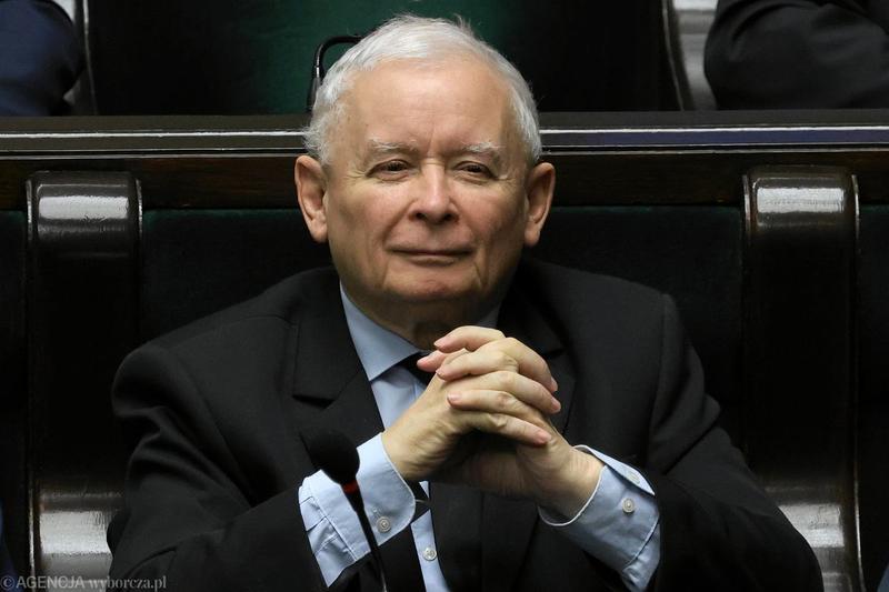 Czy rodzina Jarosława Kaczyńskiego kryje nieznane tajemnice dotyczące dzieci żony Jarusia?