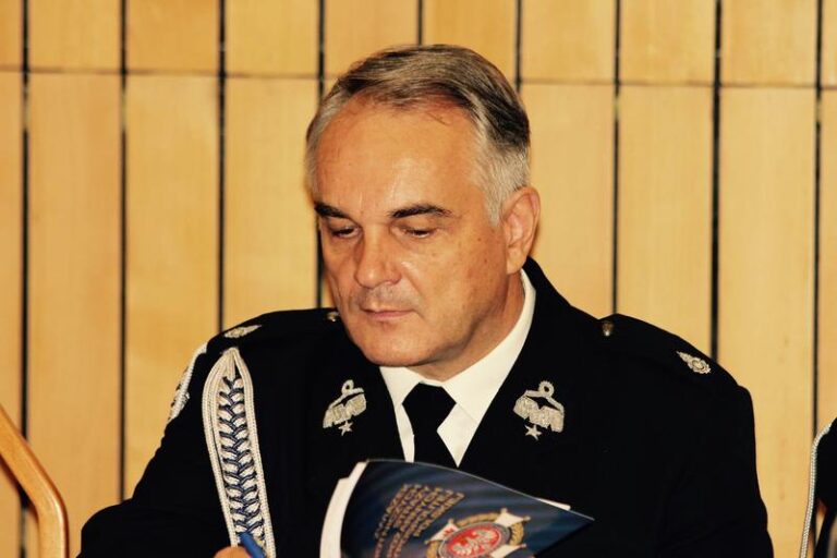 Waldemar Pawlak i jego dzieci: kulisy życia rodzinnego polityka, które warto poznać