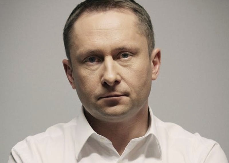 Zaskakujące fakty o związkach Kamila Durczoka – Kogo ma u swego boku?