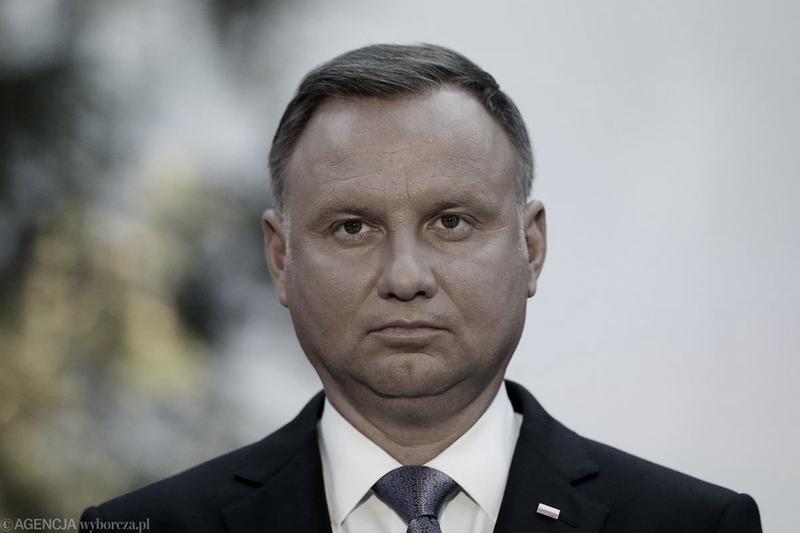 Kibicowanie a polityka