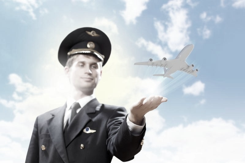 Ile naprawdę zarabia pilot samolotu pasażerskiego? Oto zaskakujące fakty